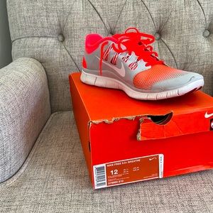 Men’s Nike sneaker